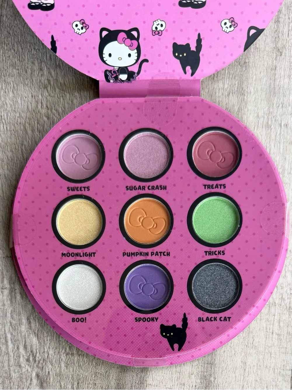Hello Kitty Halloween Eyeshadow Palette